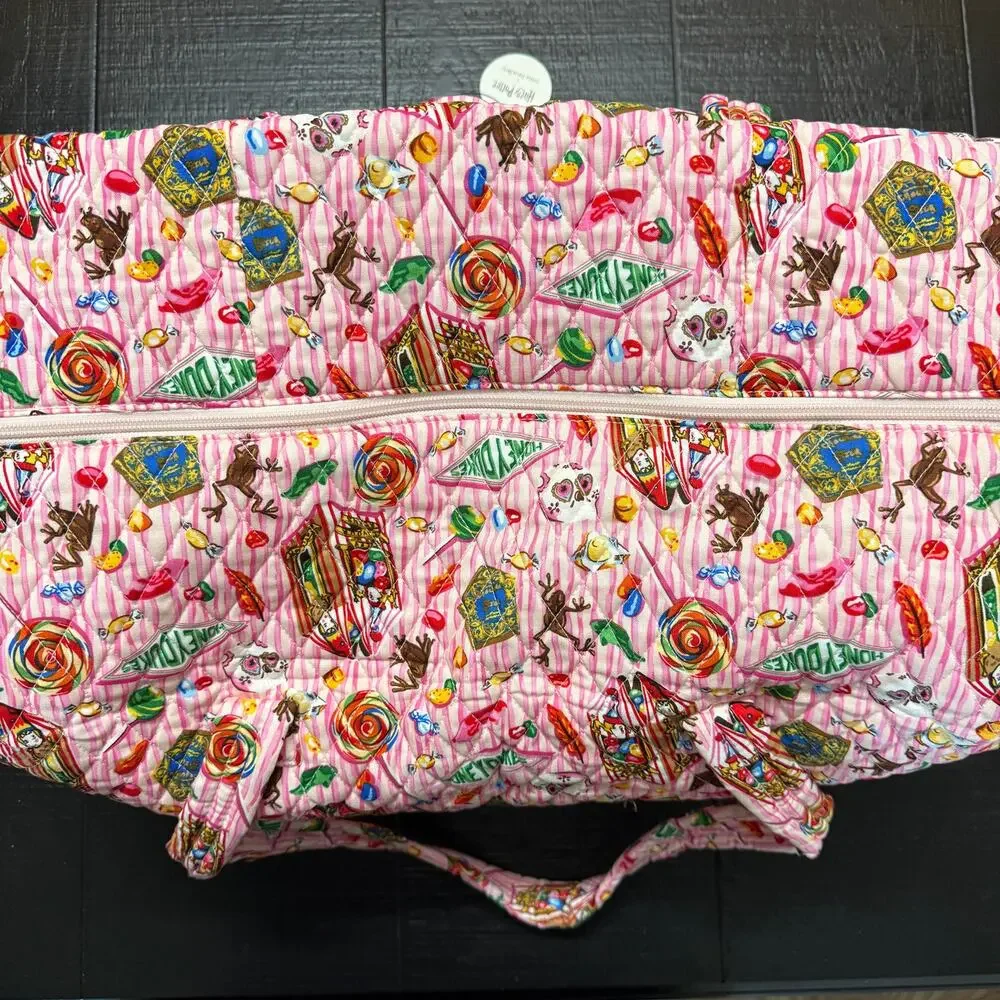 Vera Bradley Harry Potter Honeydukes Duffel Bag Travel Weekend Candy Pink - Picture 5 of 13